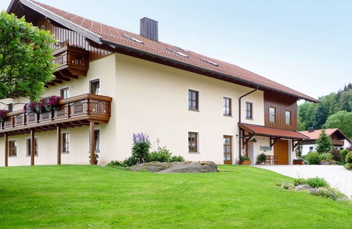 March Apartment | 100 m² Apartment ∙ 2 bedrooms ∙ 8 guests