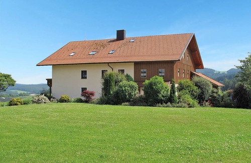 March Apartment | 100 m² Apartment ∙ 2 bedrooms ∙ 8 guests