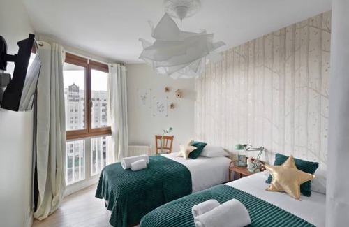 Colombier - Champ de Mars Apartment | 100 m² Apartment ∙ 3 bedrooms ∙ 5 guests