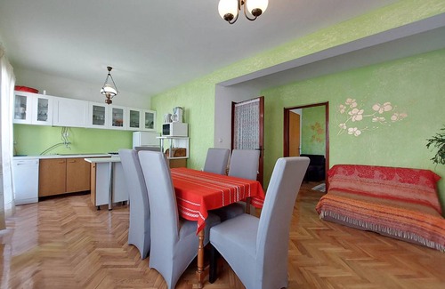 Punat Apartment | 100 m² Apartment ∙ 3 bedrooms ∙ 8 guests