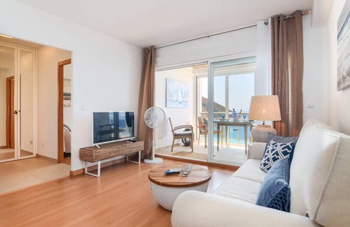 El Portet Apartment | 100 m² Apartment ∙ 3 bedrooms ∙ 5 guests