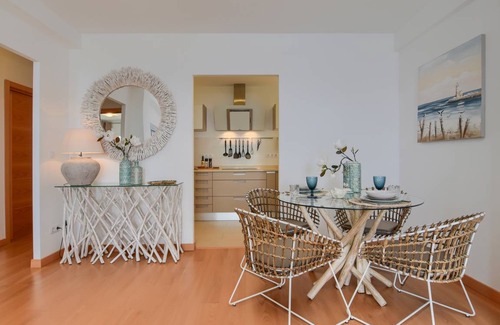 El Portet Apartment | 100 m² Apartment ∙ 3 bedrooms ∙ 5 guests