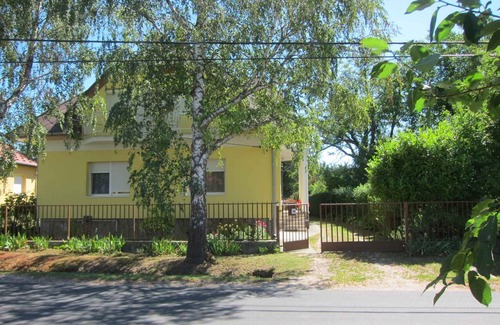 Keszthely Apartment | 100 m² Apartment ∙ 3 bedrooms ∙ 6 guests