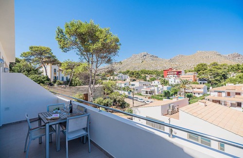 Cala San Vicente Ski Chalet | 100 m² Chalet ∙ 3 bedrooms ∙ 6 guests