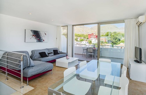 Cala San Vicente Ski Chalet | 100 m² Chalet ∙ 3 bedrooms ∙ 6 guests