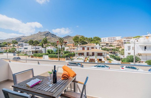 Cala San Vicente Ski Chalet | 100 m² Chalet ∙ 3 bedrooms ∙ 6 guests