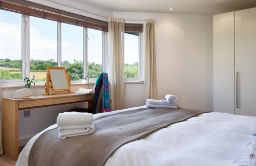 Carnon Downs House | 100 m² House ∙ 2 bedrooms ∙ 4 guests