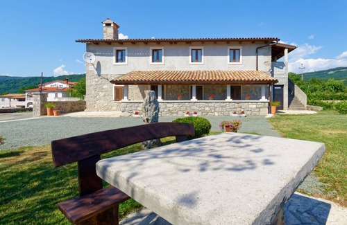 Grabri House | 100 m² House ∙ 3 bedrooms ∙ 6 guests