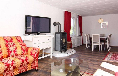 Wendorf RV Rental | 100 m² Mobile home ∙ 3 bedrooms ∙ 4 guests