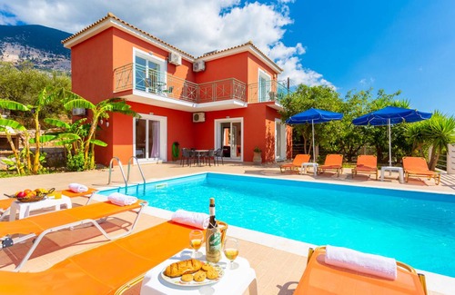 Vlachata Villa | 100 m² Villa ∙ 3 bedrooms ∙ 6 guests