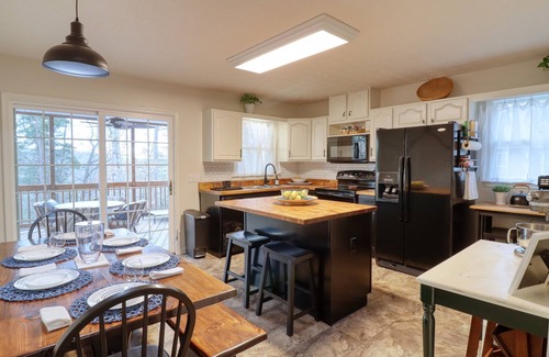Mount Jackson House | 100 Maple at Bryce Resort: Sauna, Games & Firepit!
