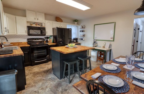 Mount Jackson House | 100 Maple at Bryce Resort: Sauna, Games & Firepit!