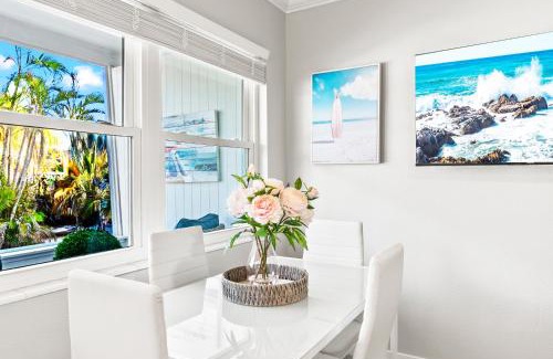 Siesta Key Village House | 100 Steps to beach access - 5 minute walk to the Village - Private Porch