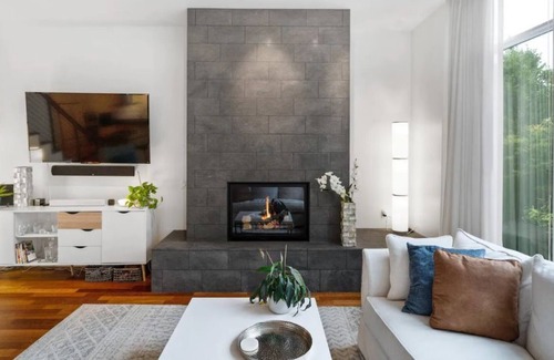Pearl District Condo | 100% walkable 3br Property close to Street Car