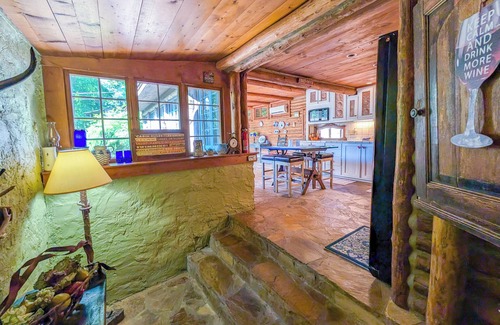 Dahlonega House | 100 Year Old Cabin on the Chestatee River, wineries, tubing, fishing and more
