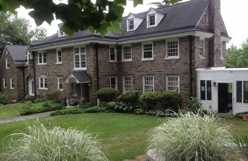 Gulph Mills House | 100 + yr old Georgian Manor w/character