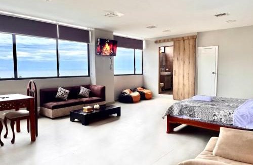 Manta Apartment | 1000 Edifio El Navío Luxury Suite 702