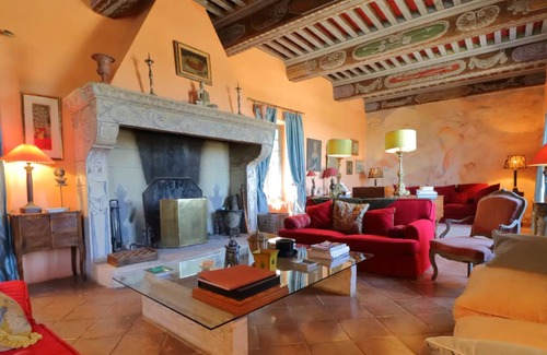 Saint-Victor-la-Coste Villa | 1000m2 STUNNING CHATEAU IN AVIGNON-A SLICE OF HISTORY COMBINED WITH LUXURY!