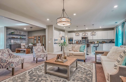 Mira Loma House | 1000MBPS Wifi★One Story Luxury 5 Bedrooms Model Home