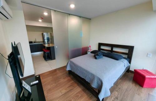 Carmen Apartment | 1001 Torres Los Yoses Apartamento con A/C y parqueo full equipado