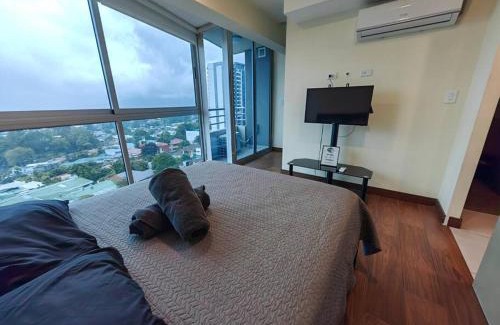 Carmen Apartment | 1001 Torres Los Yoses Apartamento con A/C y parqueo full equipado