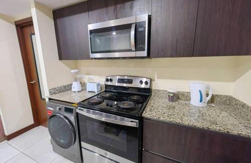Carmen Apartment | 1001 Torres Los Yoses Apartamento con A/C y parqueo full equipado