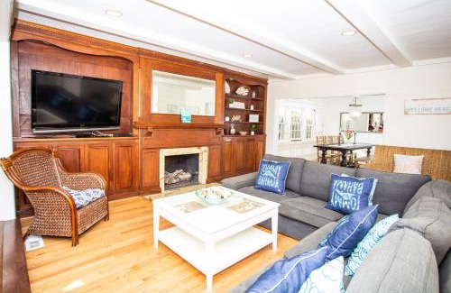 Balboa Peninsula House | 1002 E Oceanfront