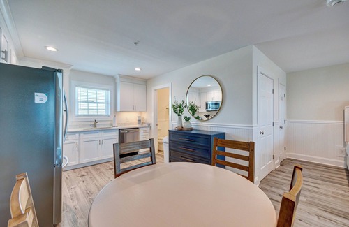 Surf City Apartment | 1005 Queen Pet Friendly Suite, 1st Floor Surfside