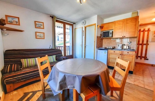 Saint-Martin-de-Belleville Apartment | 100m from ski slopes, 1st floor, balcony, tv, ski locker, 20m², Saint Martin de Belleville