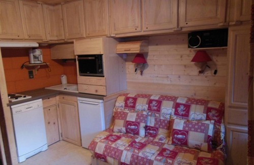 Champagny-en-Vanoise Apartment | 100m from resort center, Ground floor, balcony, tv, ski locker, 19m², Champagny-en-Vanoise