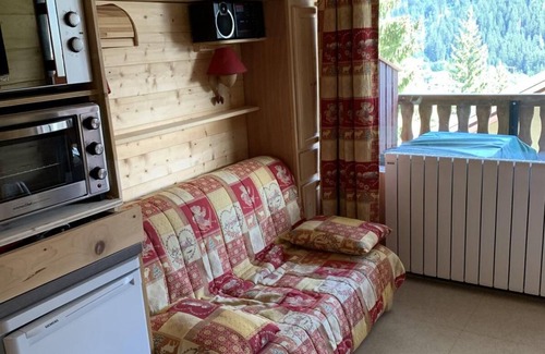 Champagny-en-Vanoise Apartment | 100m from resort center, Ground floor, balcony, tv, ski locker, 19m², Champagny-en-Vanoise