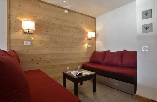 Macot-la-Plagne Apartment | 100m from ski slopes, 8th floor, view ski slopes, swimming pool, balcony, tv, 28m², La Plagne