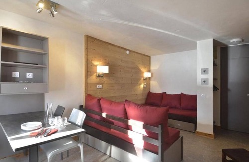 Macot-la-Plagne Apartment | 100m from ski slopes, 8th floor, view ski slopes, swimming pool, balcony, tv, 28m², La Plagne
