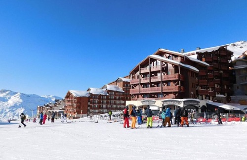 Val-Thorens Apartment | 100m from resort center, fitness, balcony, tv, ski locker, 49m², Val Thorens