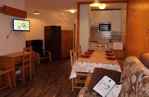 Val-Thorens Apartment | 100m from resort center, 3rd floor, balcony, tv, 48m², Val Thorens
