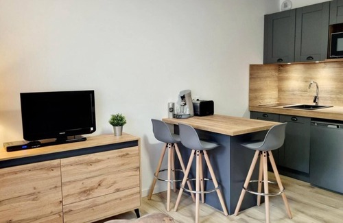 Le Devoluy Apartment | 100m from ski slopes, 2nd floor, parking, tv, ski locker, 27m², La Joue du Loup