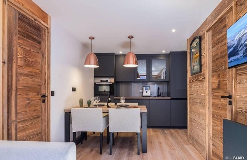 Tignes Apartment | 100m from ski slopes, 3rd floor, balcony, tv, ski locker, 35m², Tignes