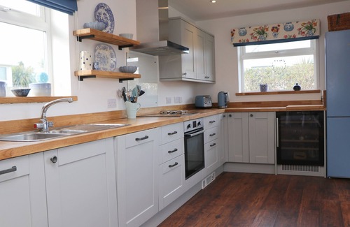 Trevone House | 100m to beach! Spacious beach house, perfect for families.