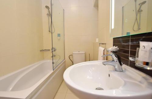 Gzira Apartment | 101 Moroni by Cast Renting