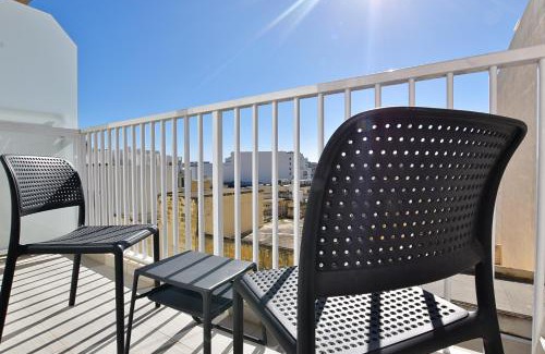 Gzira Apartment | 101 Moroni by Cast Renting