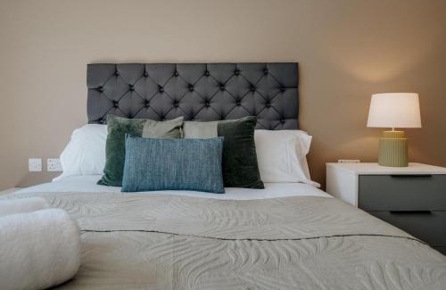 Everton Apartment | 101 Richmond Row · Richmond Row City Apartment Free Secure Parking Pass The Keys