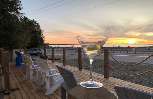 Port Elgin Hotel | 101 - Standard Room - 2 Queen Beds -1st Floor