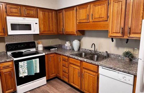 Harrisburg House | 10124 RockwoodRD - Spacious 3 bed