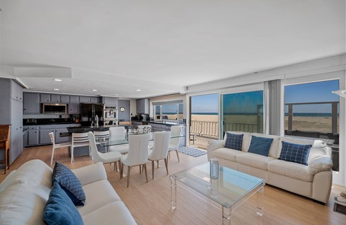 Oxnard Shores House | 1015MBR -OCEANFRONT 5 bedroom 4 bath SLEEPS 10