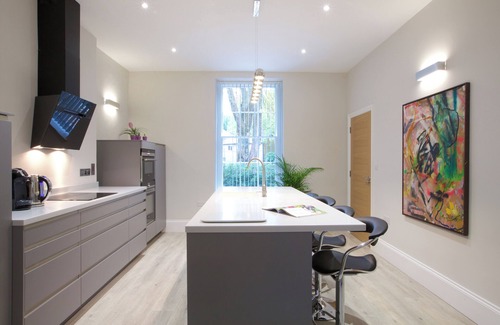 Nailsworth Apartment | (102)Beautiful Apartment in Landmark Cotswold Grade II Listed Georgian House -