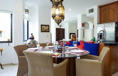 Downtown Condo | 102 m² Condo ∙ 2 bedrooms ∙ 5 guests