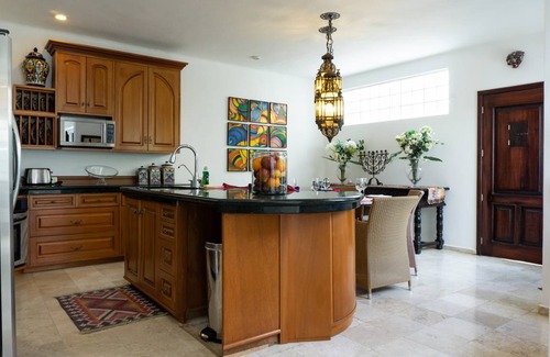Downtown Condo | 102 m² Condo ∙ 2 bedrooms ∙ 5 guests