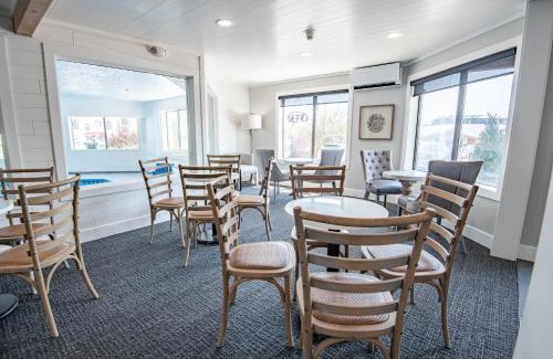 Charlevoix House | 102 Pointes North Inn