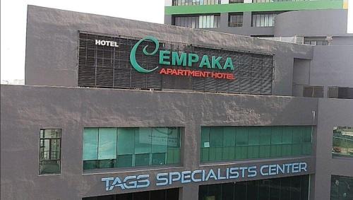 Taman Pertama Hotel | 103 Hotel