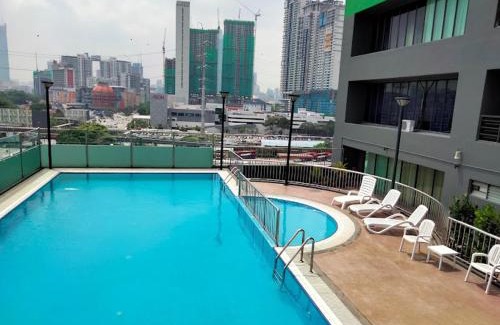 Taman Pertama Hotel | 103 Hotel